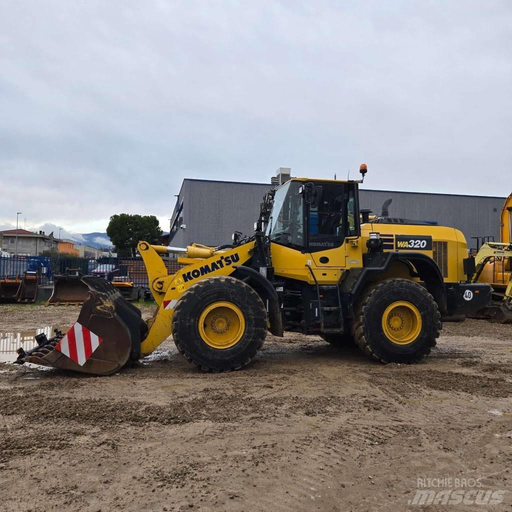 Komatsu WA320-8 Utovarivači na točkove