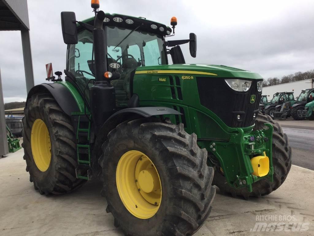 John Deere 6250R Traktori
