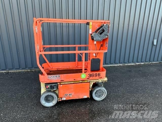 JLG 1230 ES Jarbolne penjajuće platforme