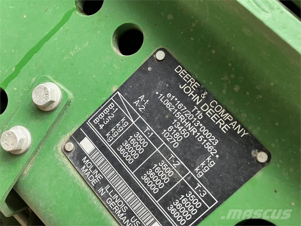 John Deere 6215R Traktori