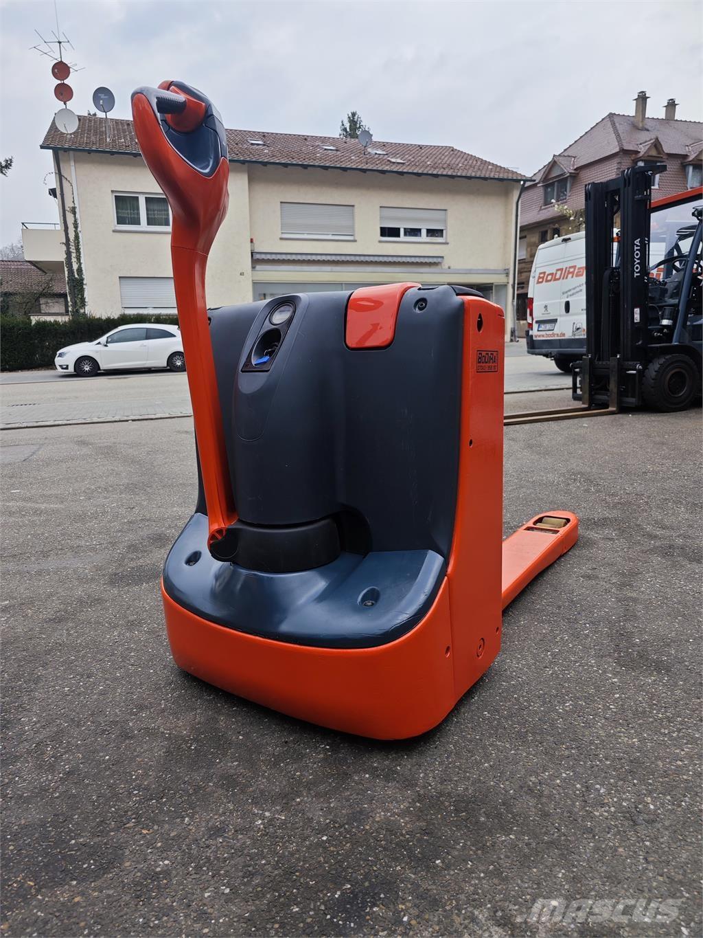 Linde T 16 Ručni električni viljuškar