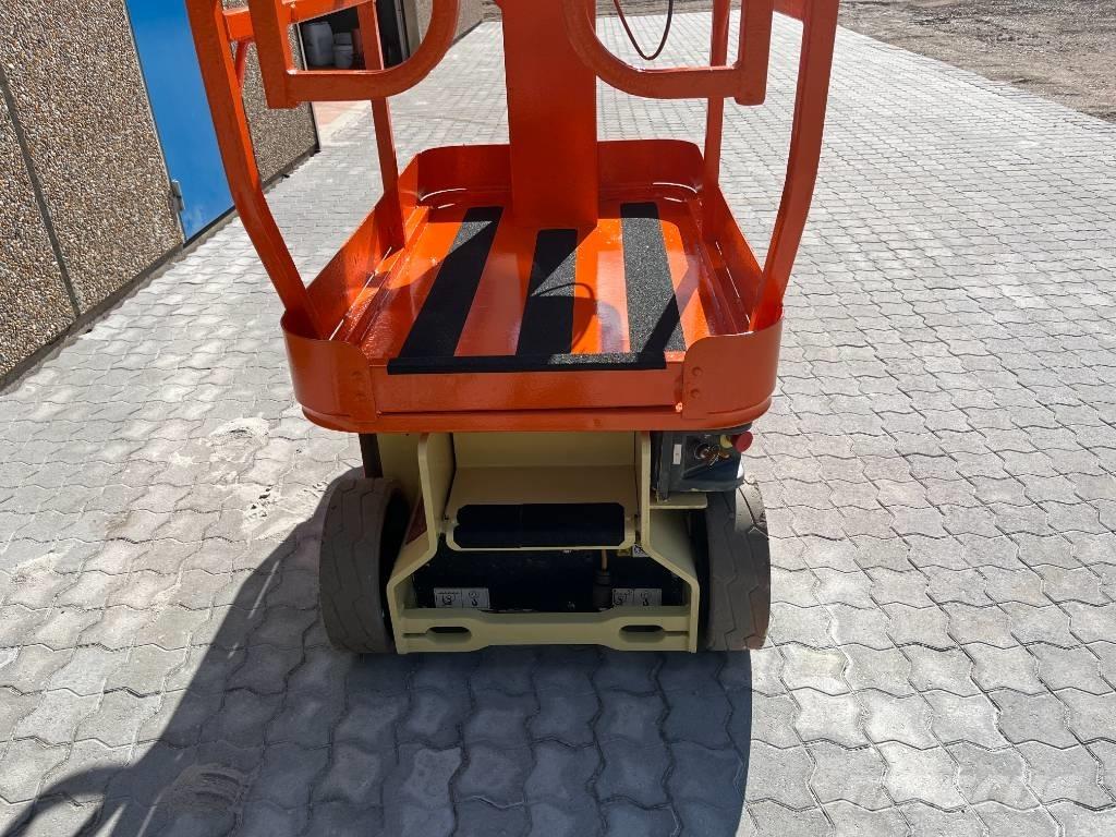 JLG 1230 ES Jarbolne penjajuće platforme