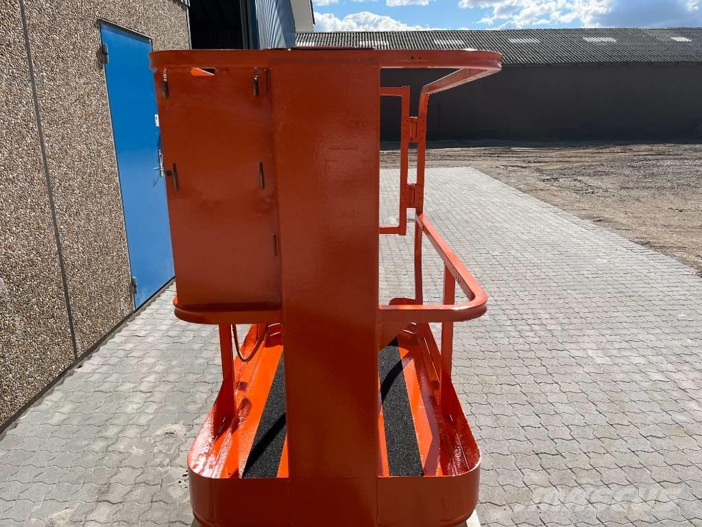 JLG 1230 ES Jarbolne penjajuće platforme