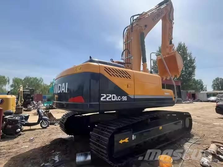 Hyundai 220 LC  9s Bageri guseničari