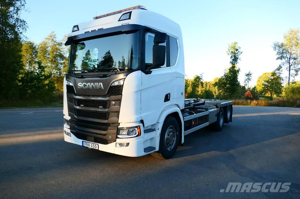 Scania R590B6x2nb Rol kiper kamioni sa kukom za podizanje tereta