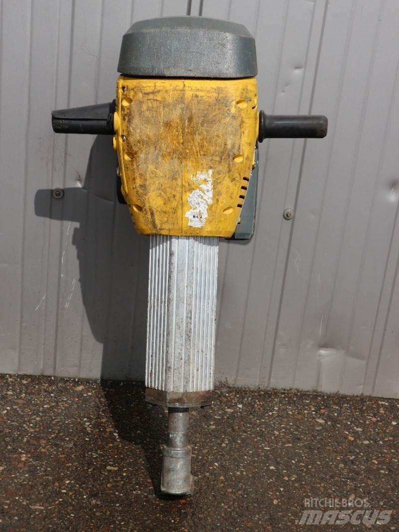 Neuson BH65 Čekići