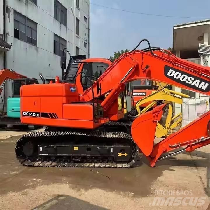Doosan DX140LC Bageri guseničari