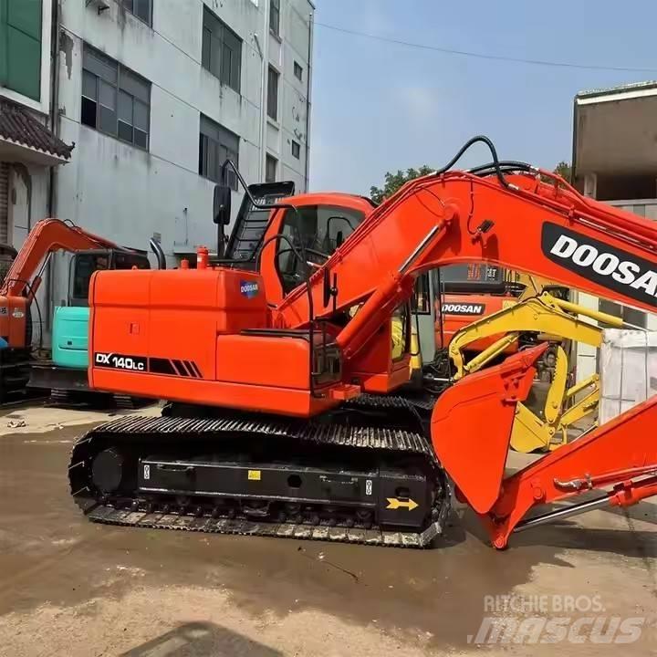 Doosan DX140LC Bageri guseničari
