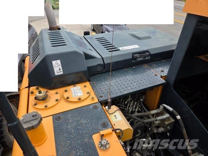 Hyundai HW 145 Bageri točkaši