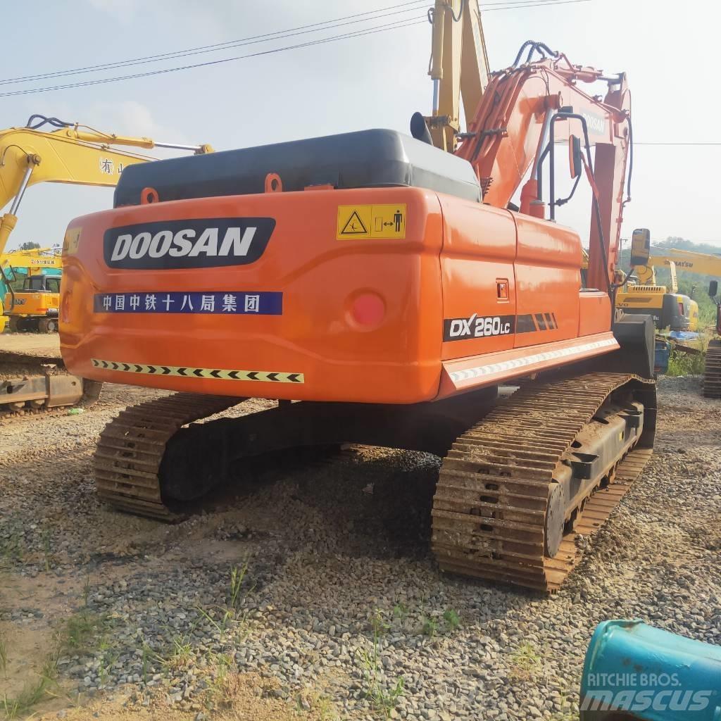 Doosan DX260LC Bageri guseničari