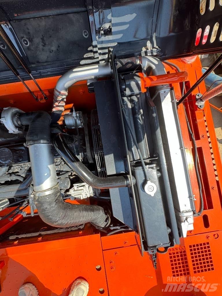 Doosan DX 300 LC Bageri guseničari