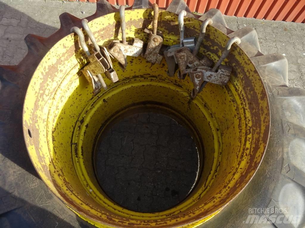 Goodyear 16.9-38 Gume, točkovi i felne