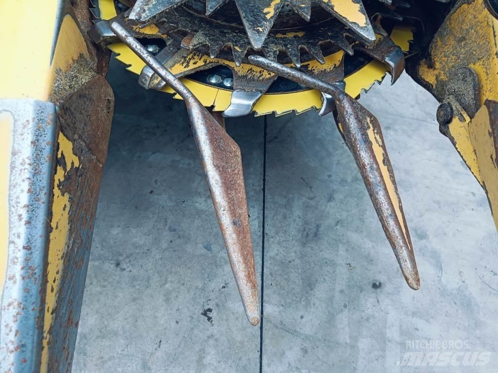 New Holland FI 440 Priključci za mašine za stočnu hranu na sopstveni pogon