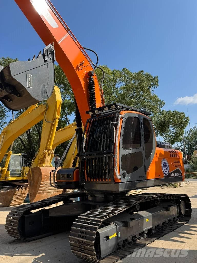 Doosan DX 225 LCA Bageri guseničari