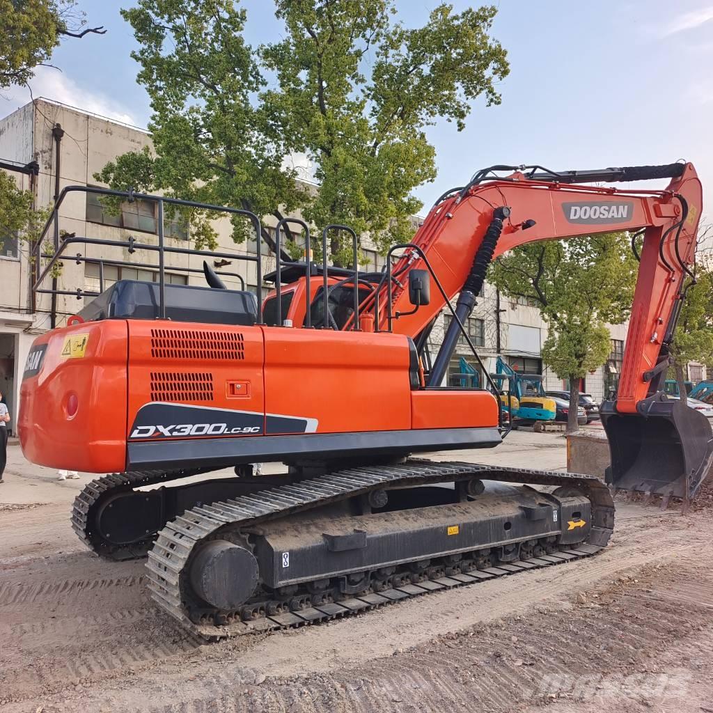 Doosan DX300 Bageri guseničari