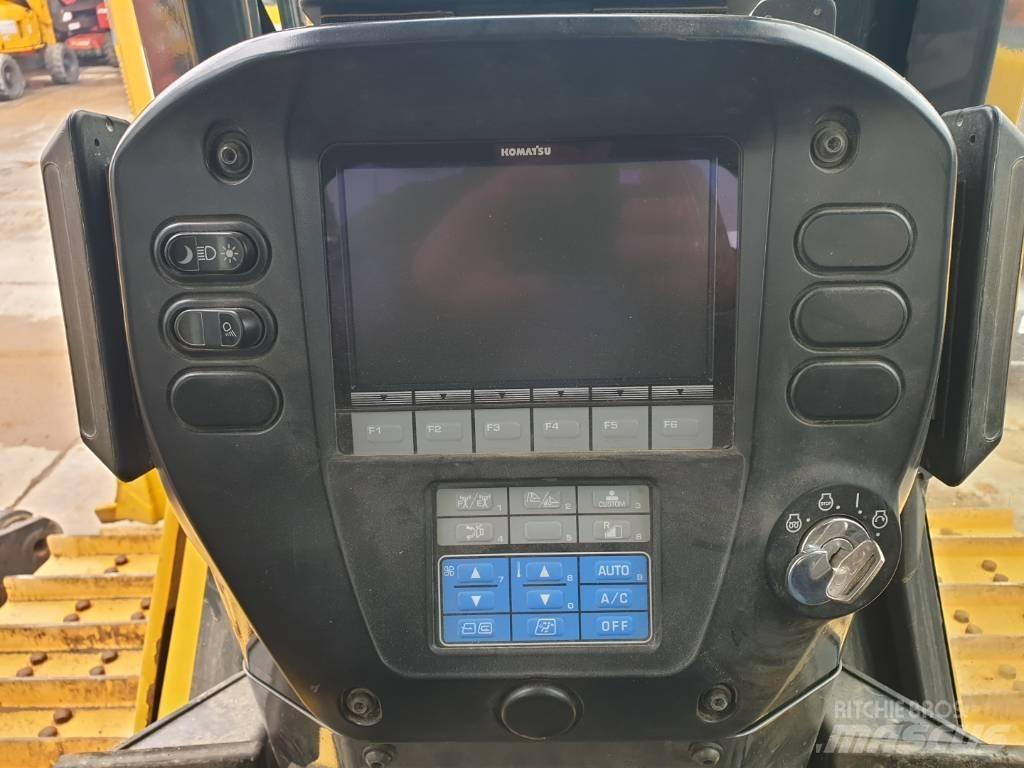 Komatsu D 65 WX-17 Buldožeri guseničari