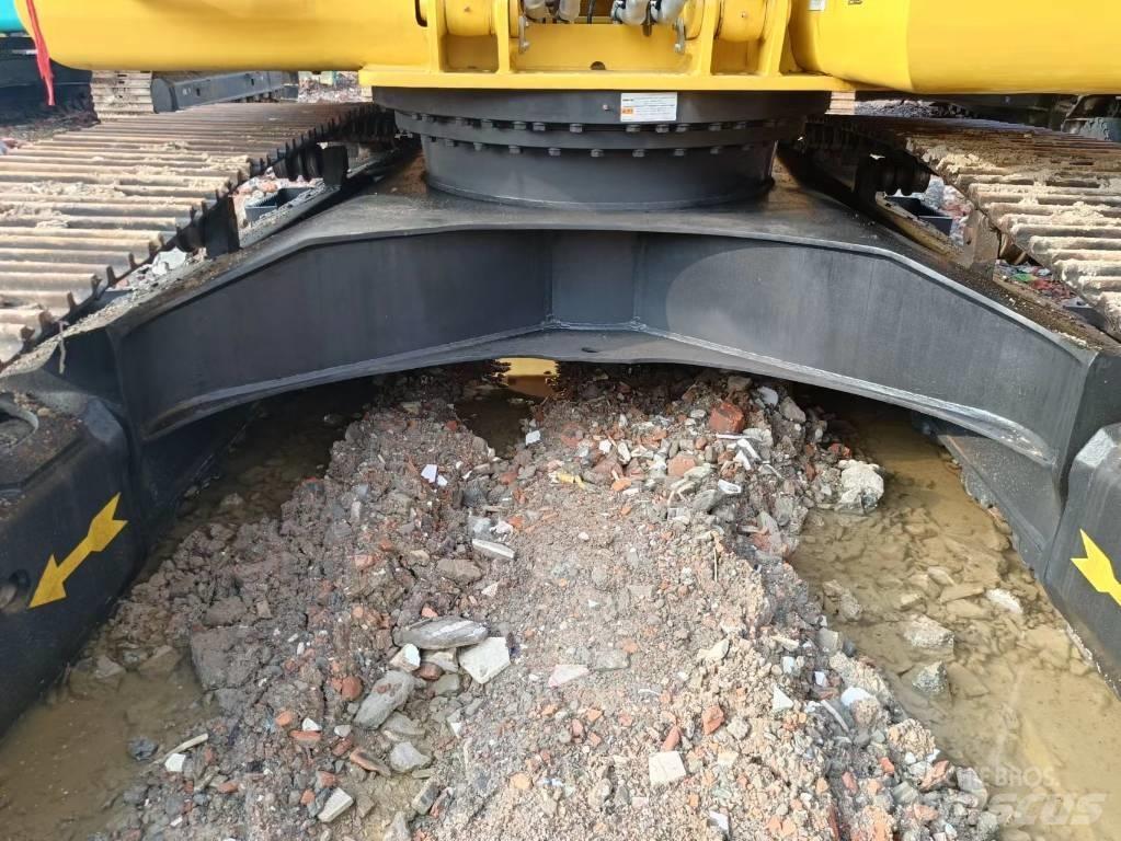 Komatsu PC 200-8 Bageri guseničari