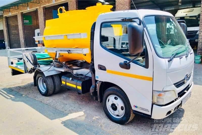 Hino 300 614 Ostali kamioni