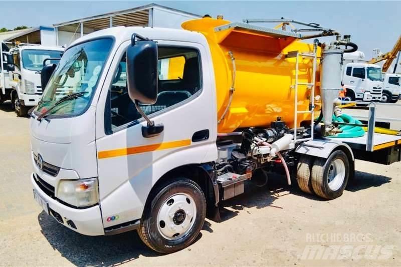 Hino 300 614 Ostali kamioni