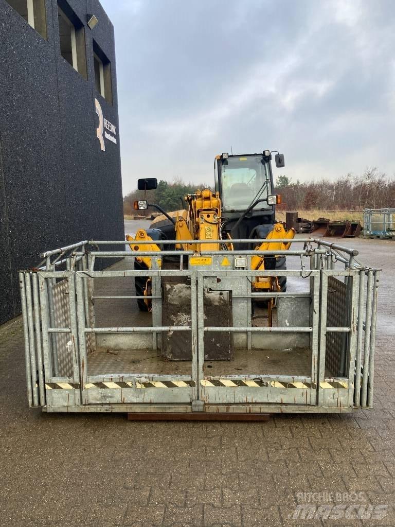 JCB 540-140 Teleskopski viljuškari