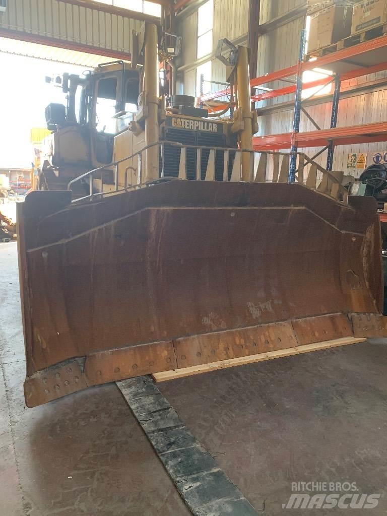CAT D 8 R II Buldožeri guseničari