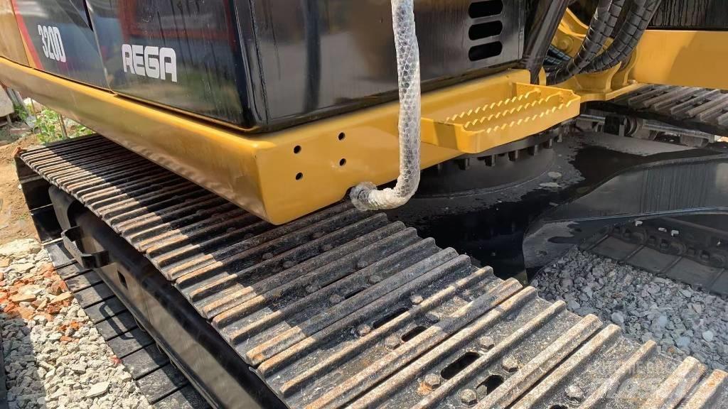 CAT 323 D Bageri guseničari