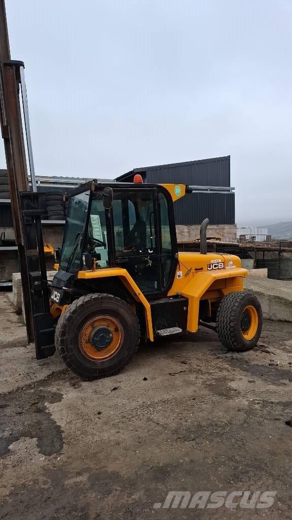 JCB 930 Vanterenski viljuškar
