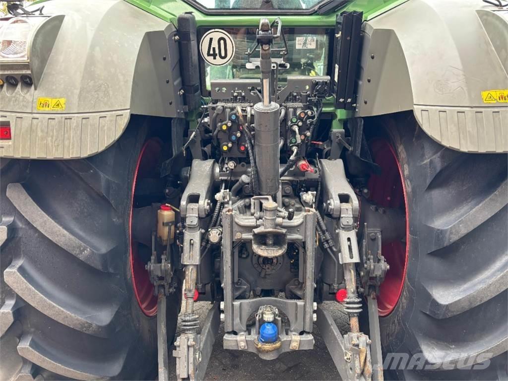 Fendt 828 Vario Traktori