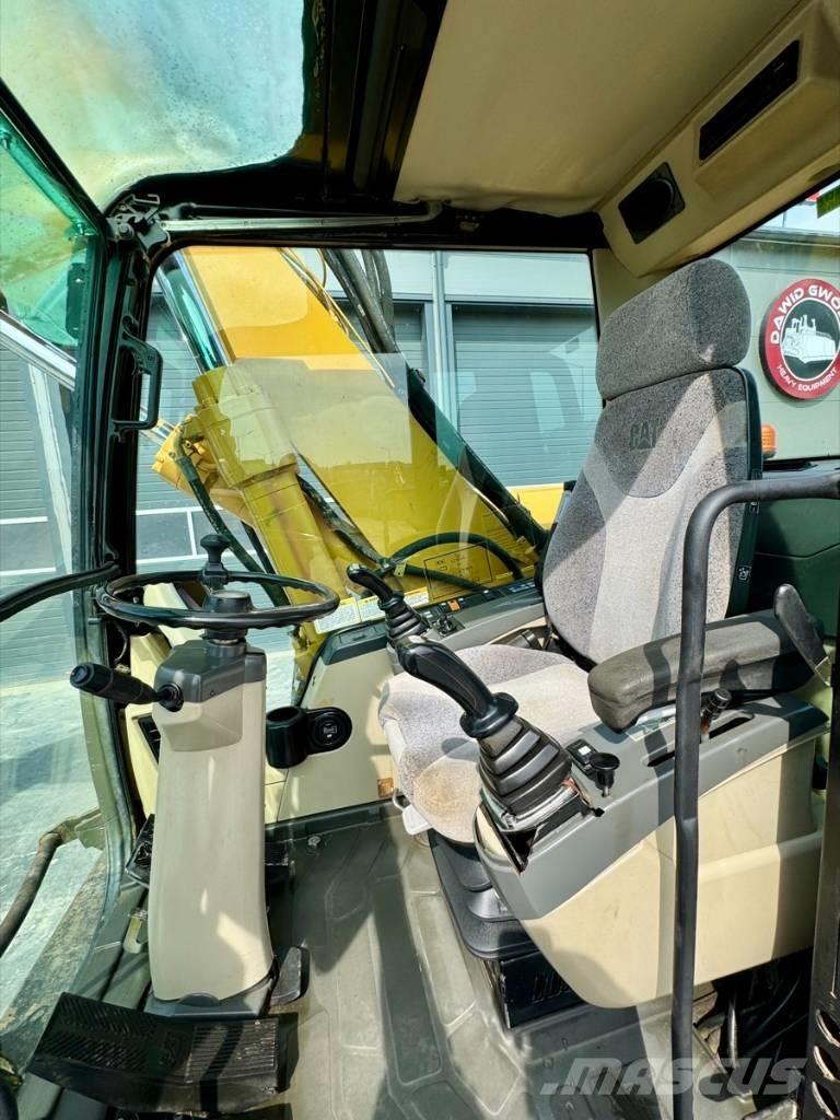 CAT M 318 C Bageri točkaši