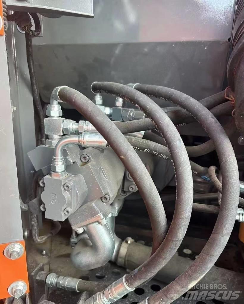 Hitachi 70 Bageri guseničari