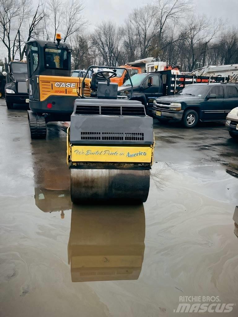 Bomag BW 100 AD-3 Valjci sa duplim bubnjem