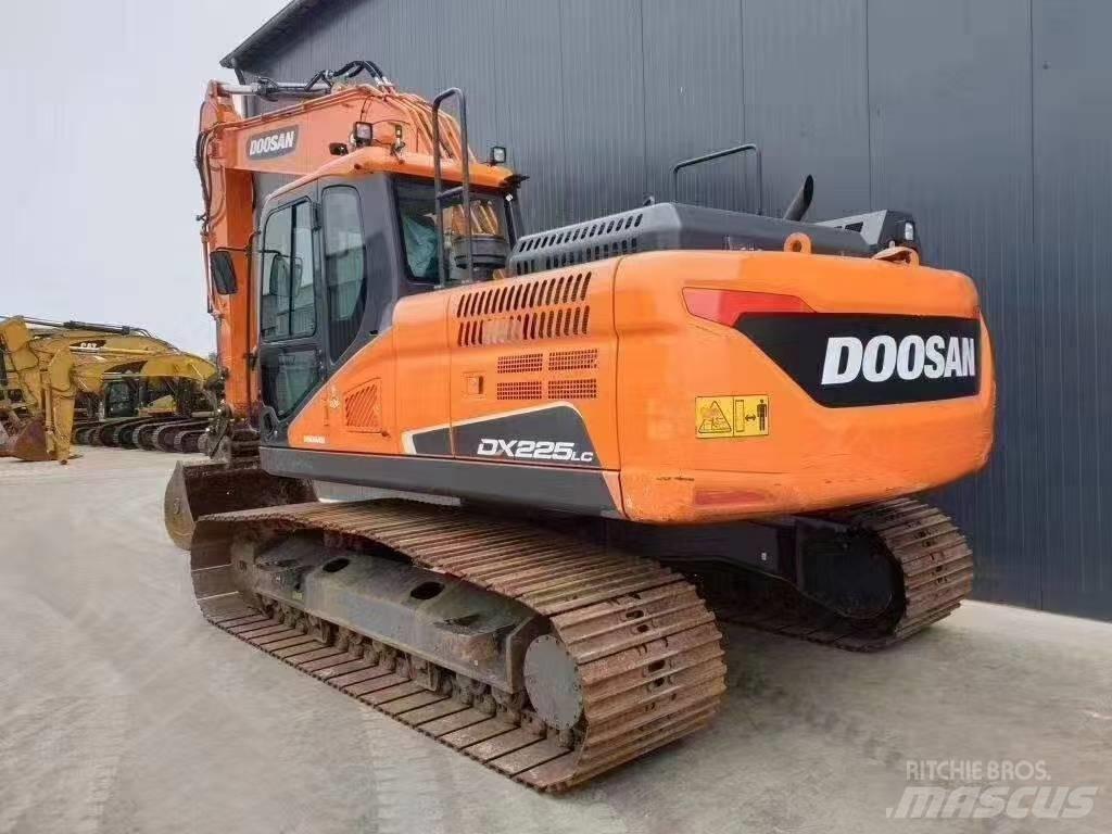 Doosan DX 225 LC Bageri guseničari