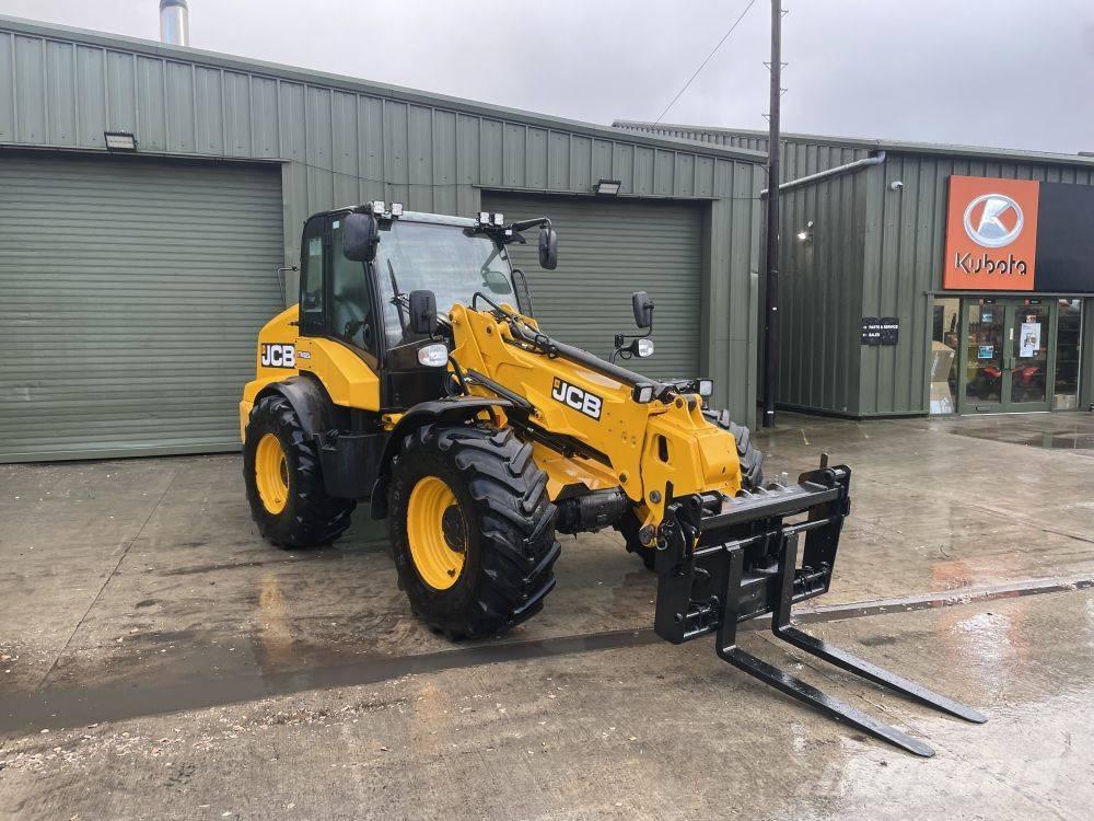 JCB TM 320 S Poljoprivredni teleskopski utovarivači