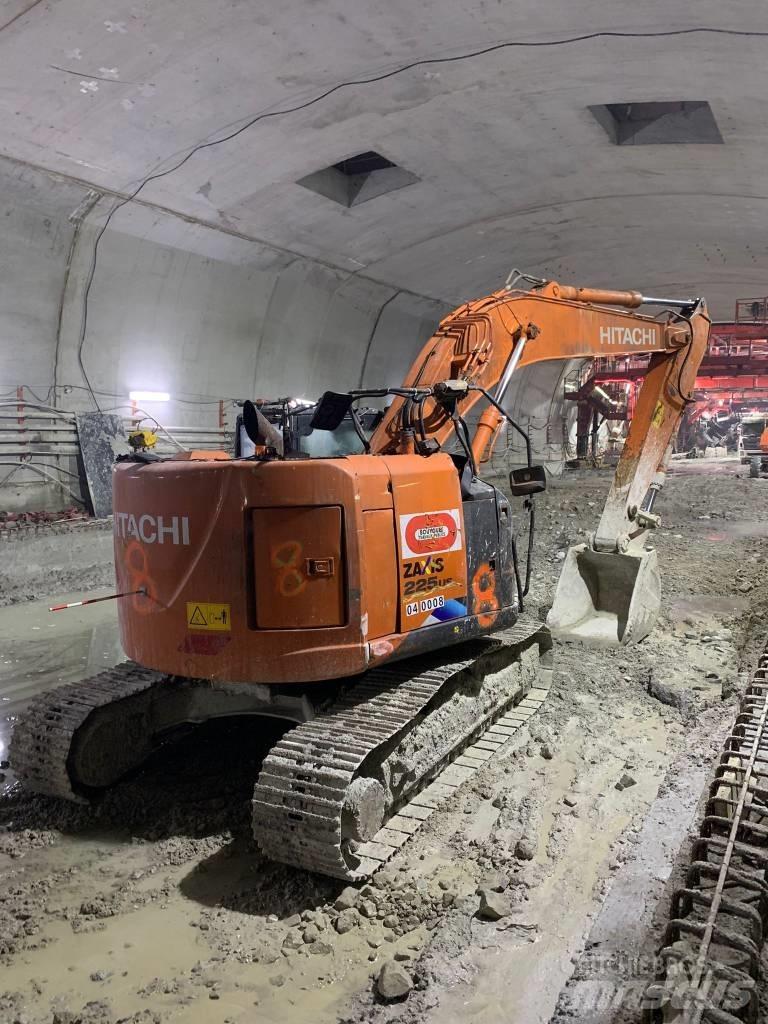 Hitachi ZX225US-5A Ostalo za građevinarstvo