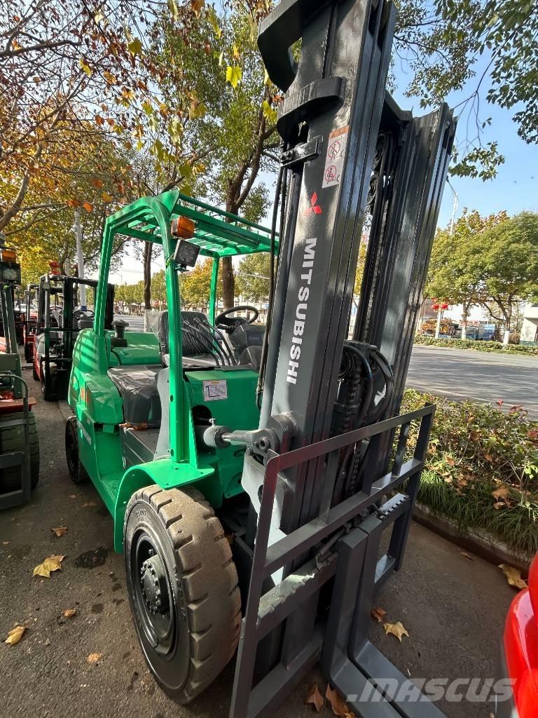  三菱叉车 2t Dizelski viljuškari