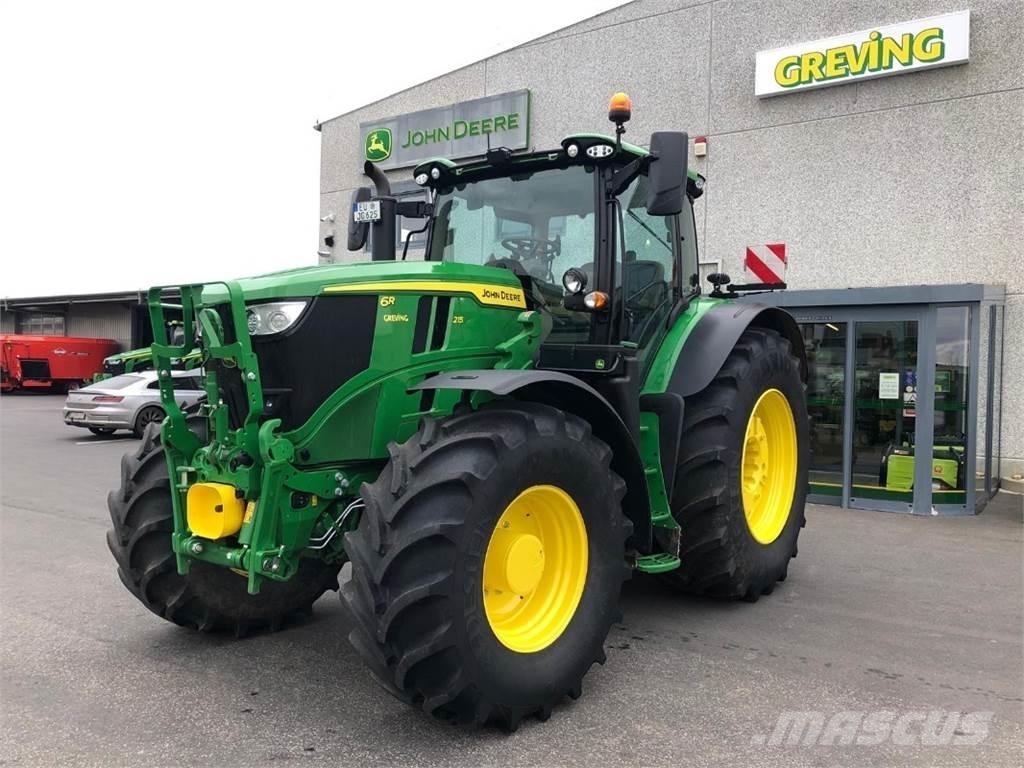 John Deere 6R215 Traktori