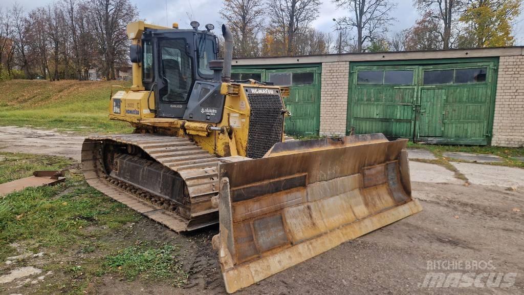 Komatsu D 61 PX-15 Buldožeri guseničari