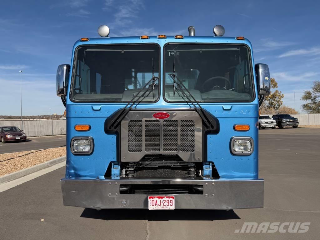 Peterbilt 320 Kamioni za podizanje kablova