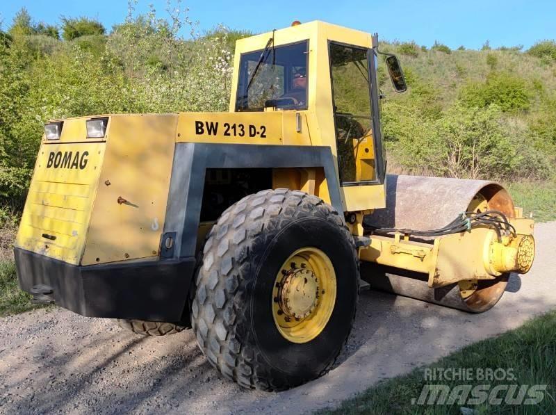 Bomag BW 213 Valjci sa jednim bubnjem