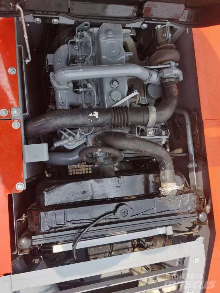 Hitachi EX 120 Bageri guseničari
