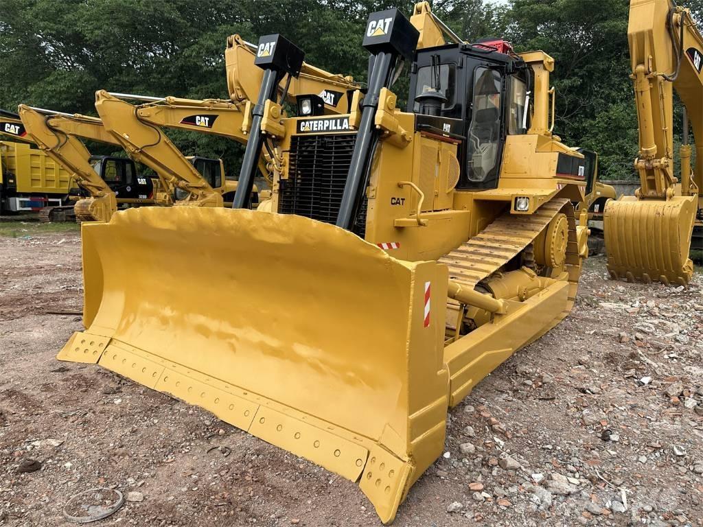 CAT D7R Buldožeri guseničari