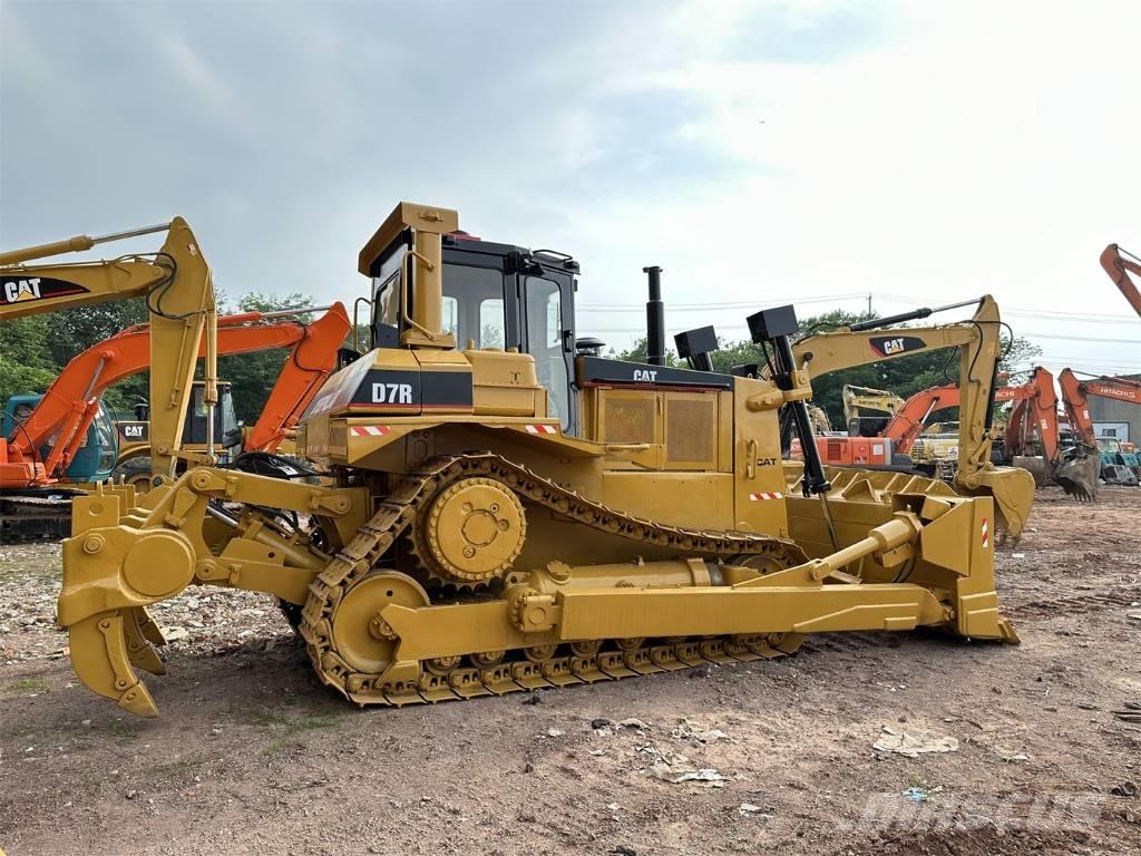 CAT D7R Buldožeri guseničari