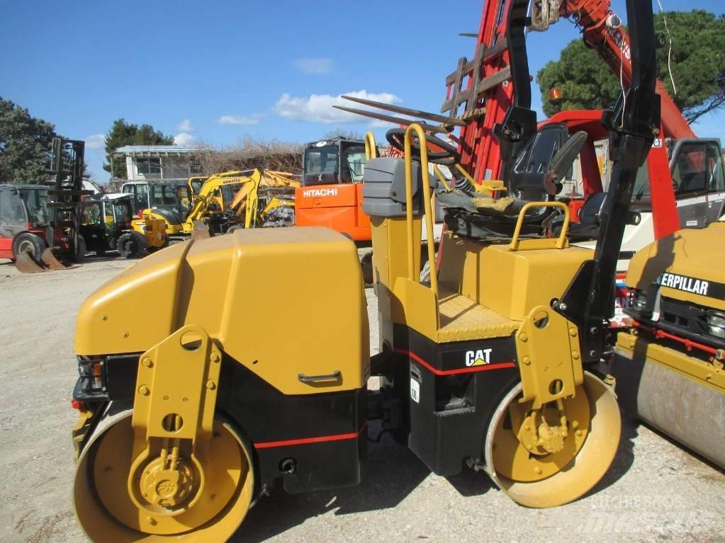CAT CB 214 E Valjci sa duplim bubnjem