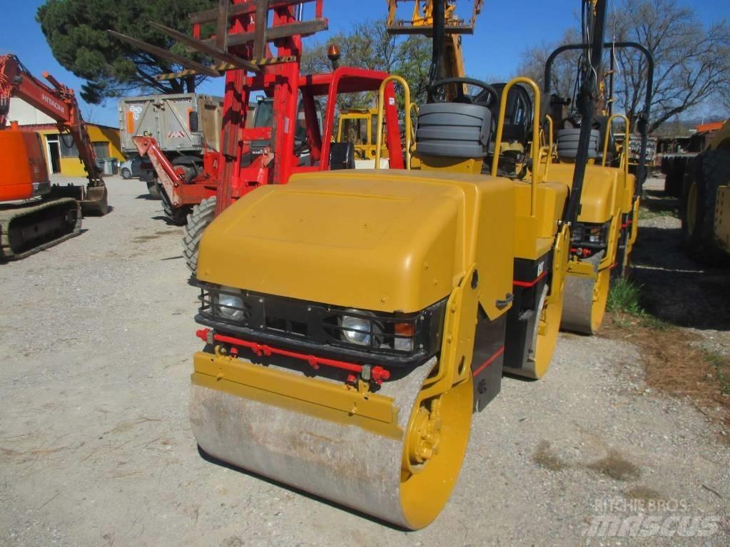CAT CB 214 E Valjci sa duplim bubnjem