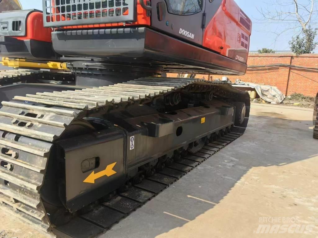 Doosan DX225LC-9C Bageri guseničari