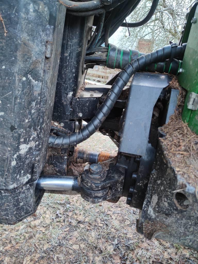 John Deere 1110 E Forvarderi