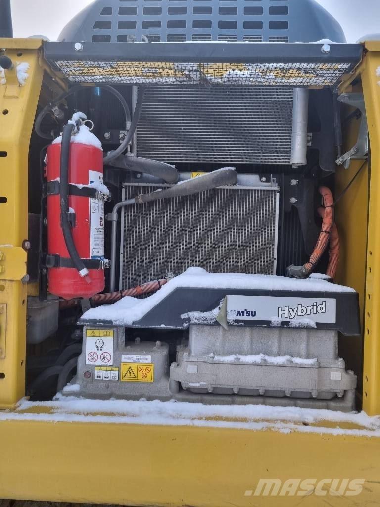 Komatsu HB 215 LC-2 Bageri guseničari