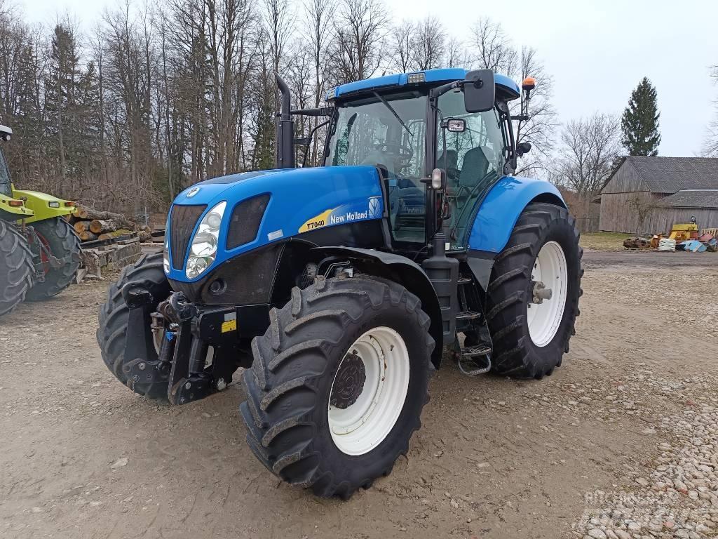 New Holland T7040 Traktori