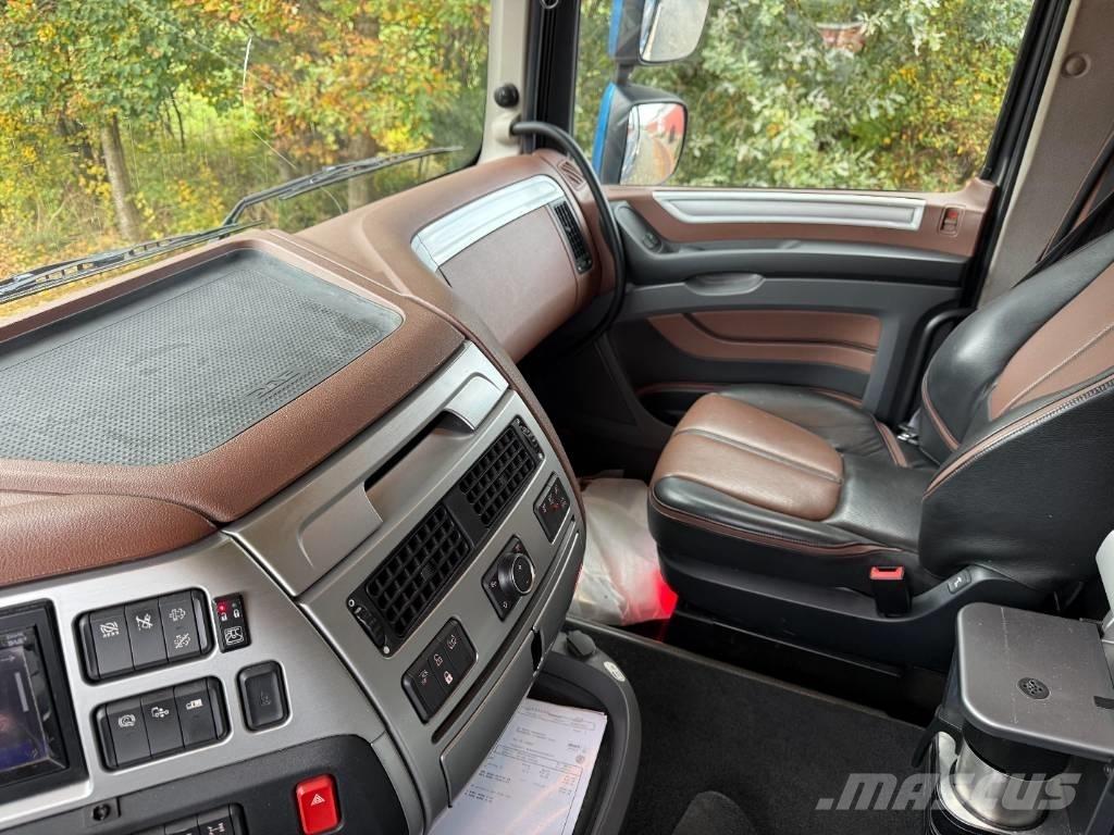 DAF XF 530 6x4 Kamioni za prevoz šumarskih mašina