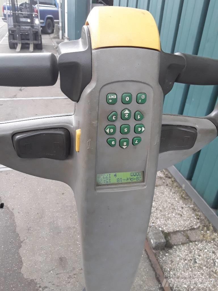 Nissan PLL160 Nisko podizni električni viljuškar
